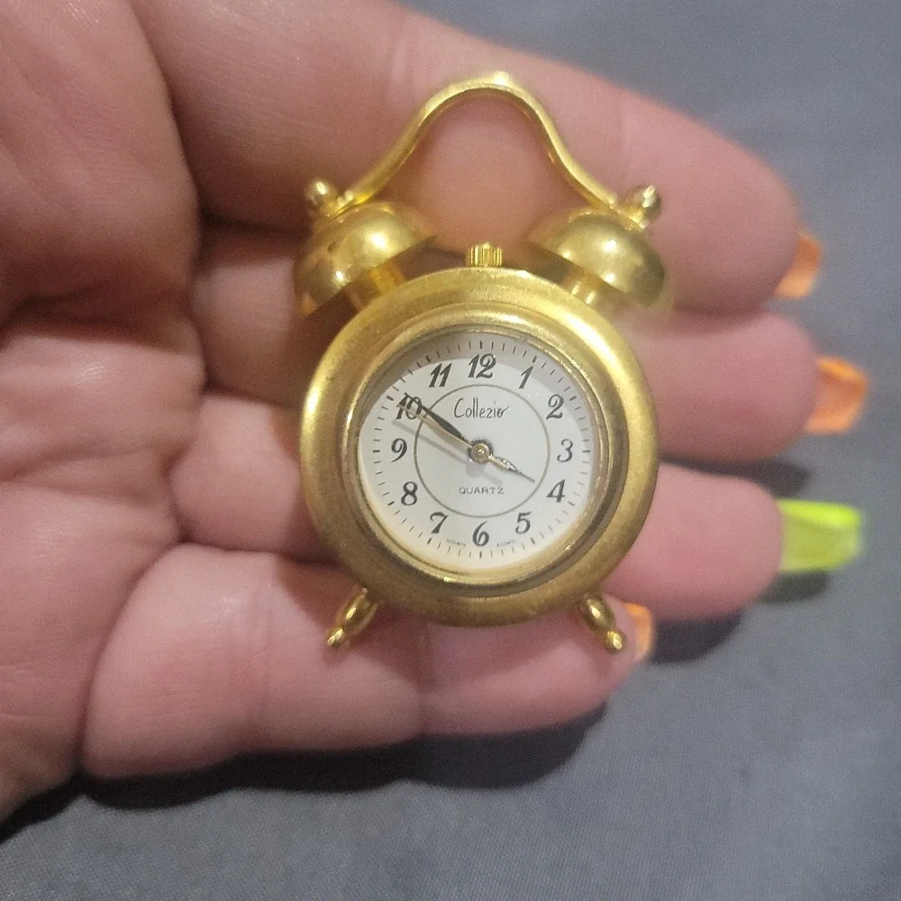 Miniature Collezio Retro Style Quartz Clock Gold Tone 2